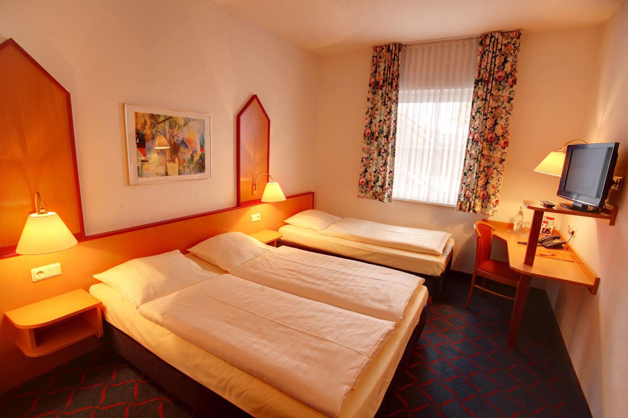 Hotel Montana Lauenau المظهر الخارجي الصورة