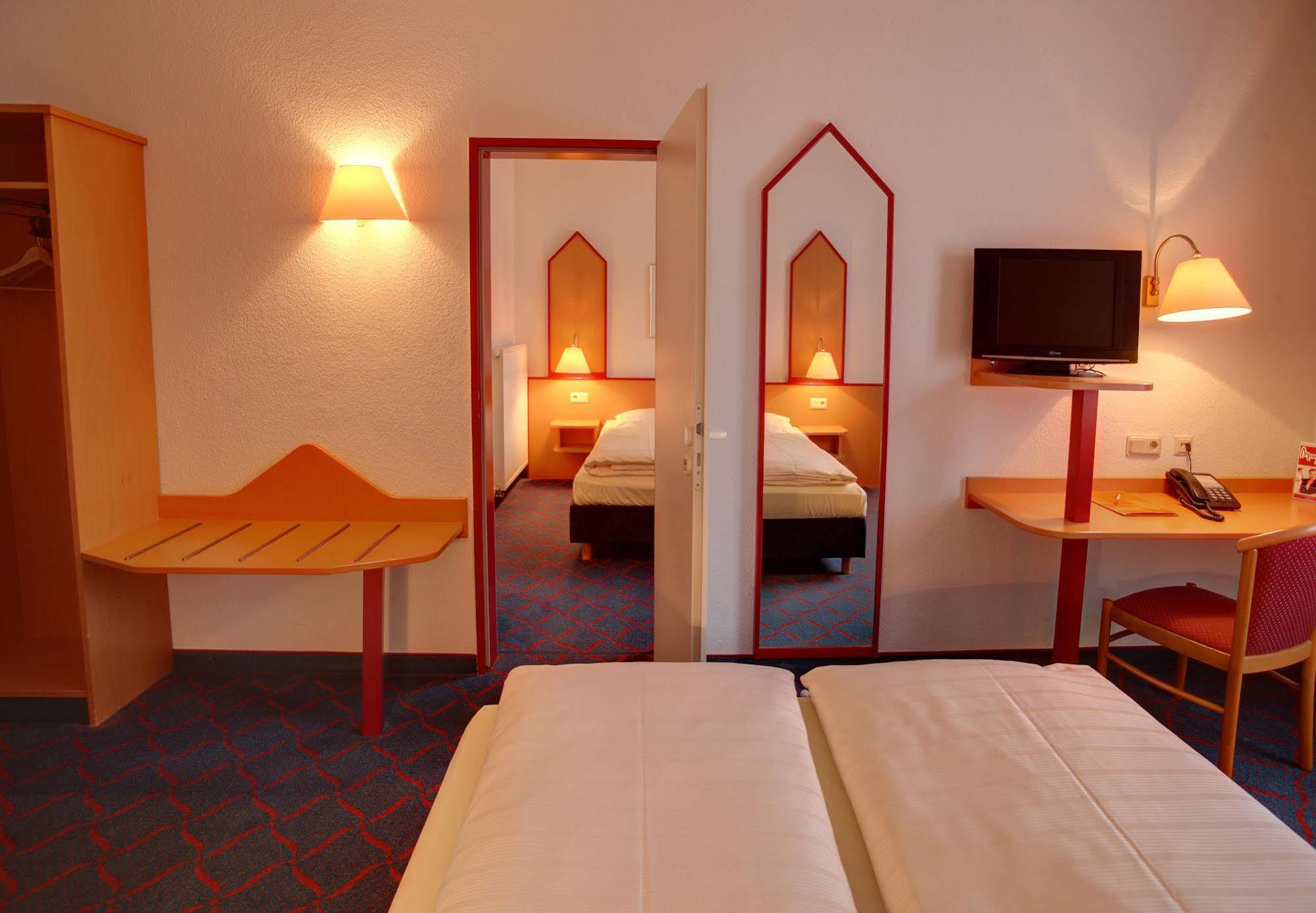 Hotel Montana Lauenau المظهر الخارجي الصورة
