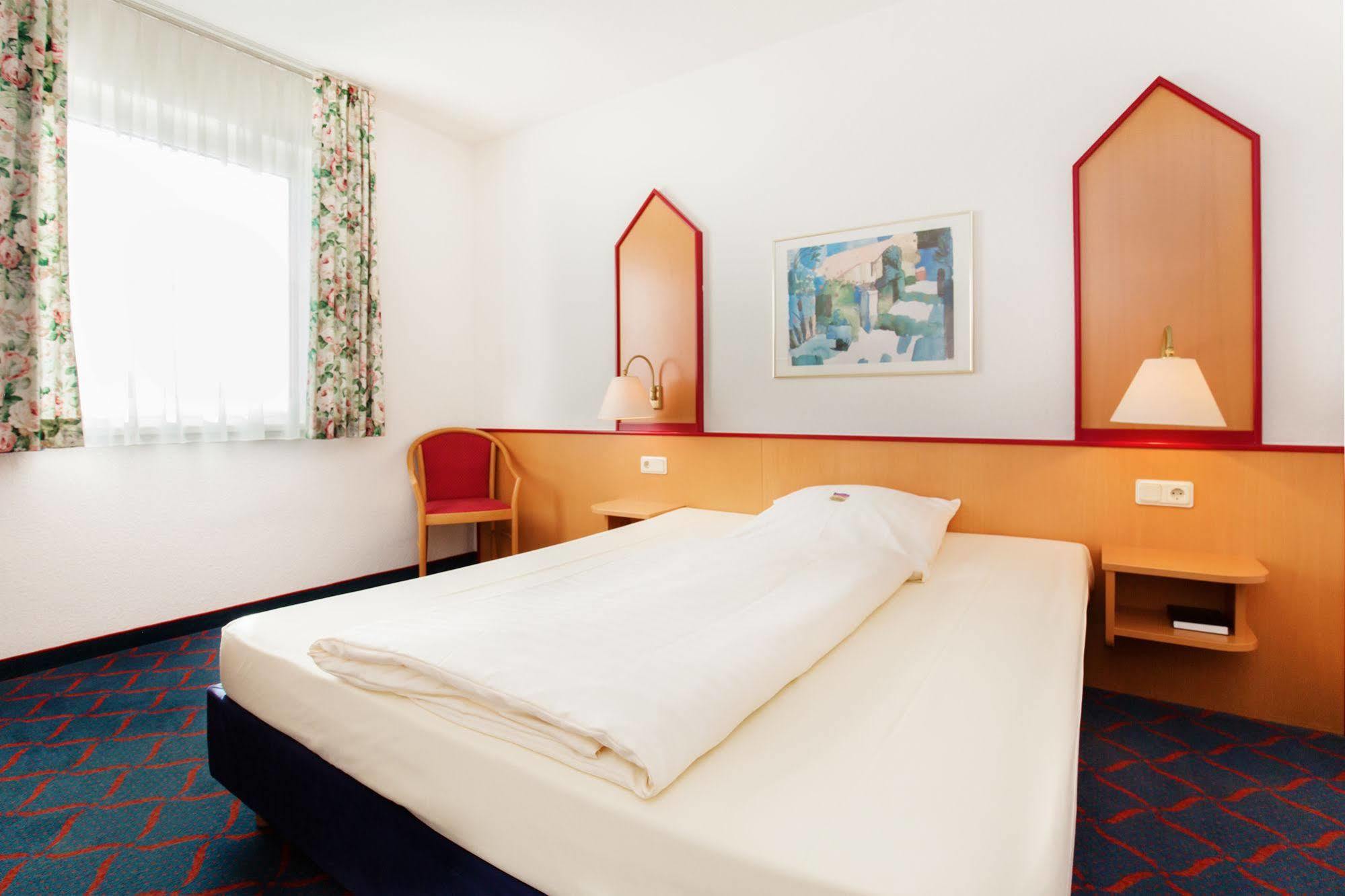 Hotel Montana Lauenau المظهر الخارجي الصورة